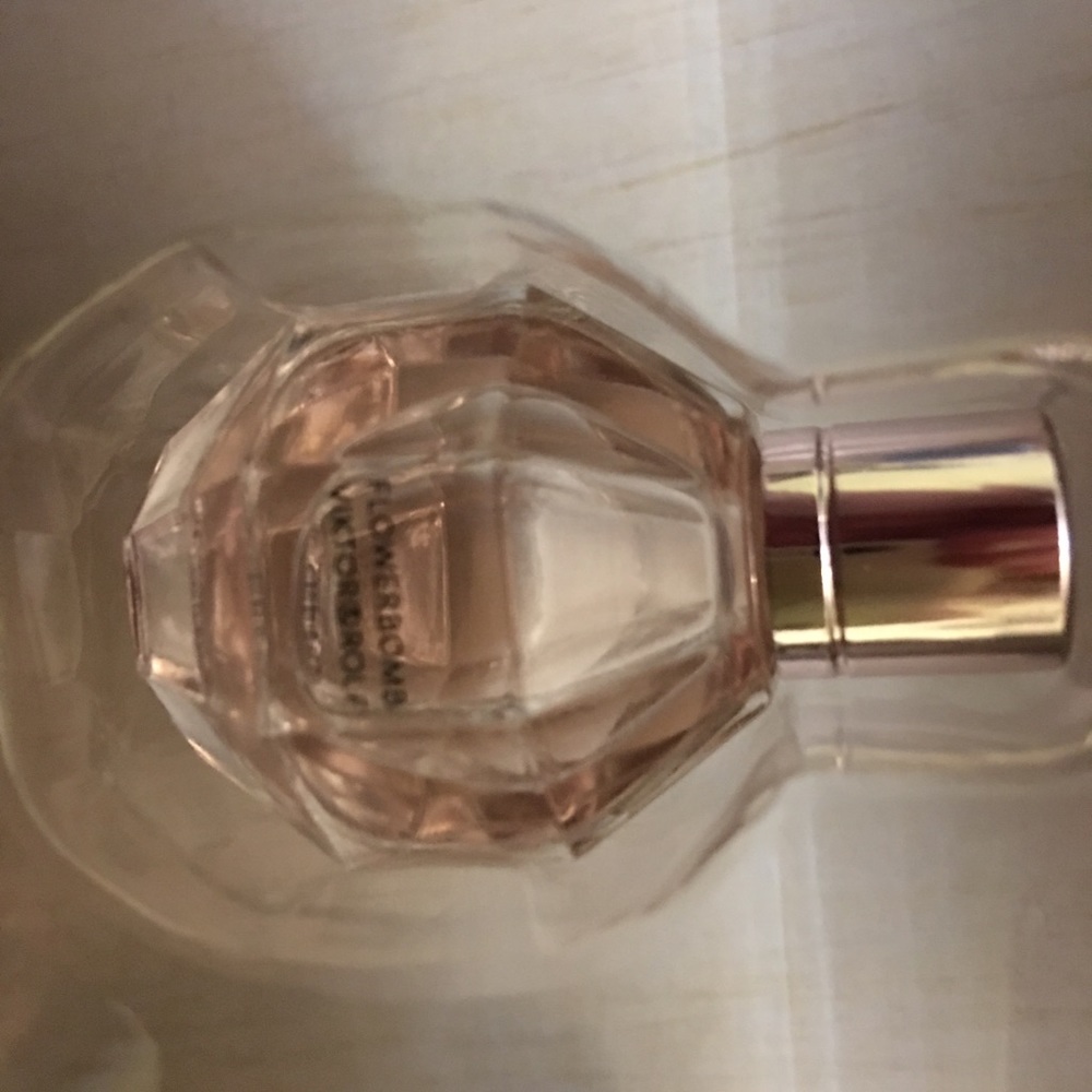 Viktor & Rolf Flowerbomb Mini Pour Travel Size